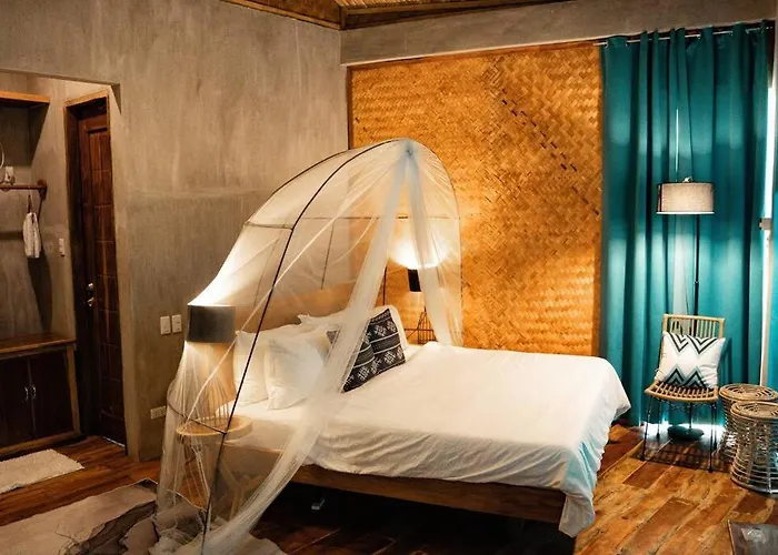 Beachfront With Private Pool On 1,5 Km Lambug Beach, Kawasan Falls 10 Min, Moalboal - The Verge Cebu 배디안