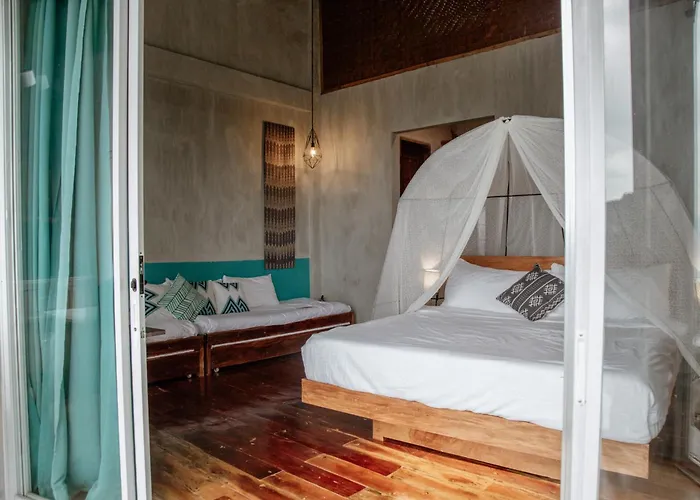 Beachfront With Private Pool On 1,5 Km Lambug Beach, Kawasan Falls 10 Min, Moalboal - The Verge Cebu 배디안